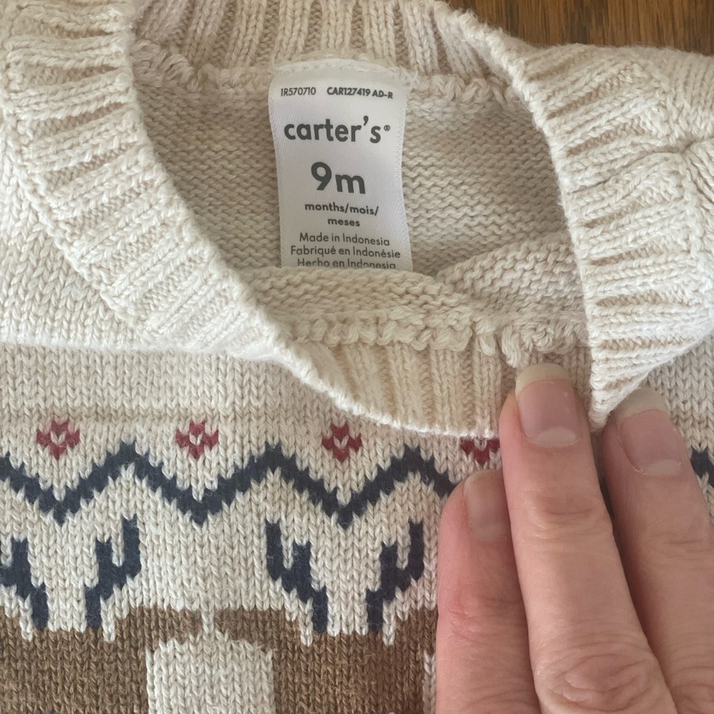 EUC Carter’s reindeer sweater set 9 months - Picture 3 of 4